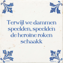 Terwijl we dammen speelden, speelden de heroïne roken schaakk - 17 keer bekeken